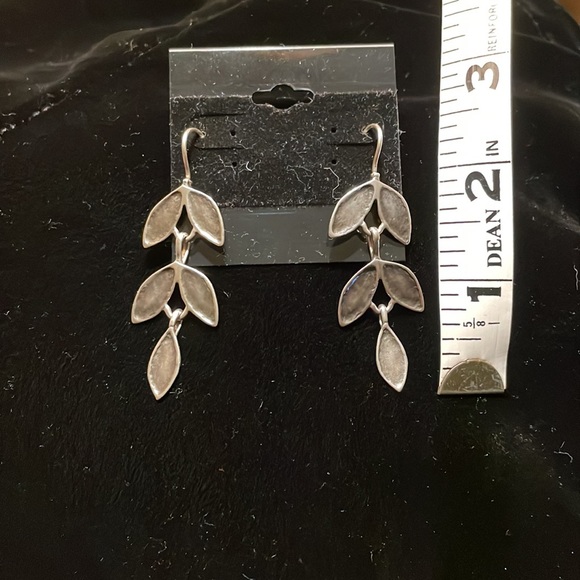 Silpada .925 Sterling Silver Earrings - Picture 2 of 2